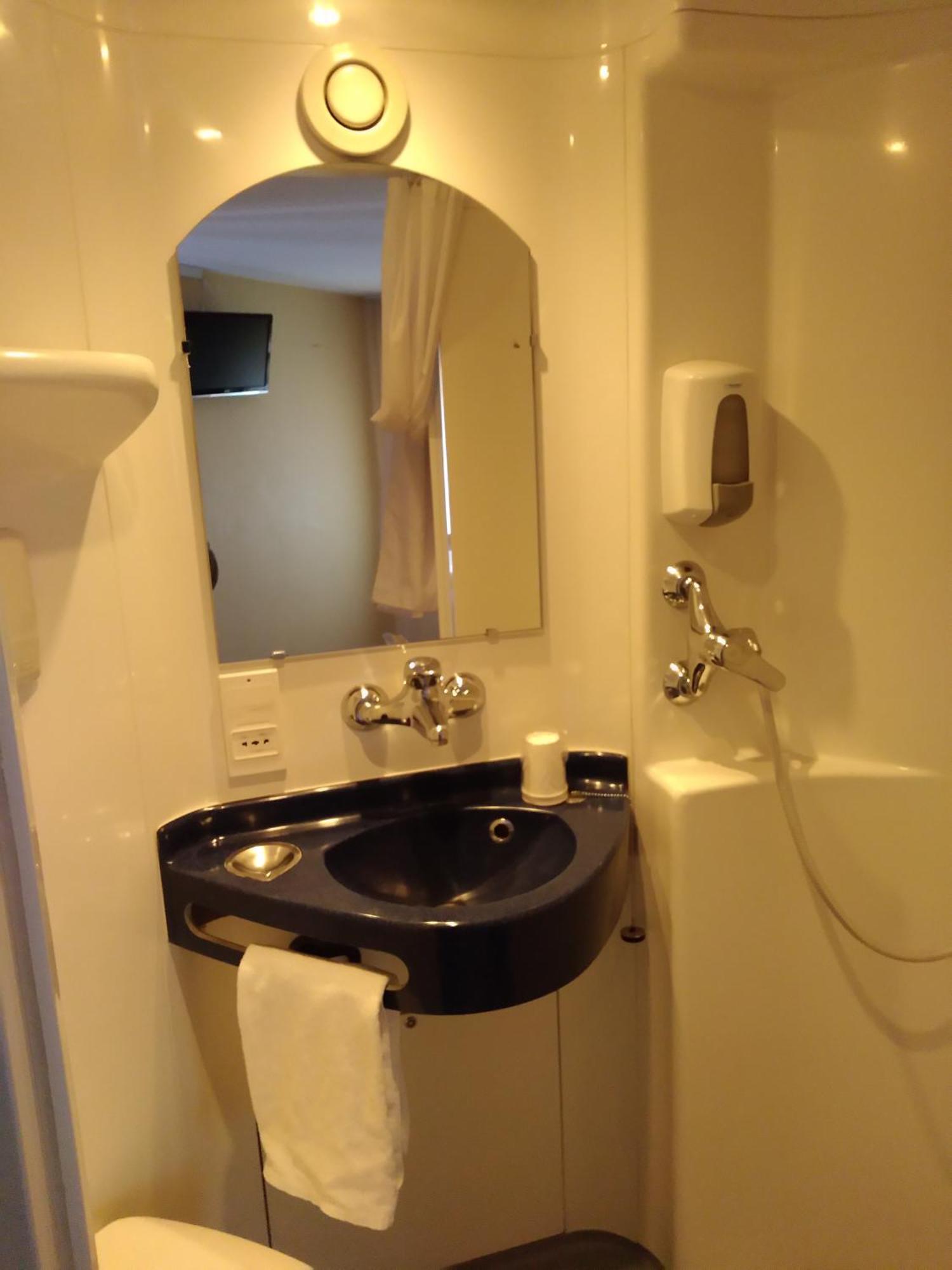Fasthotel Annecy Bagian luar foto