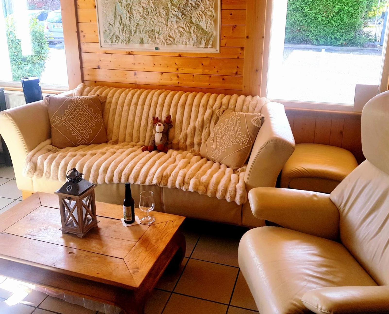 Fasthotel Annecy Bagian luar foto